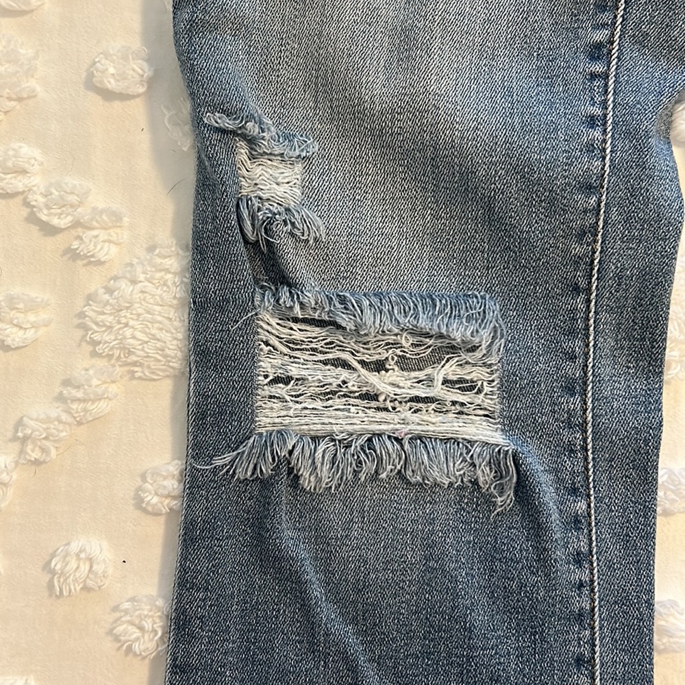High-Rise Straight Crop Distressed Jeans - Picture 5 of 9